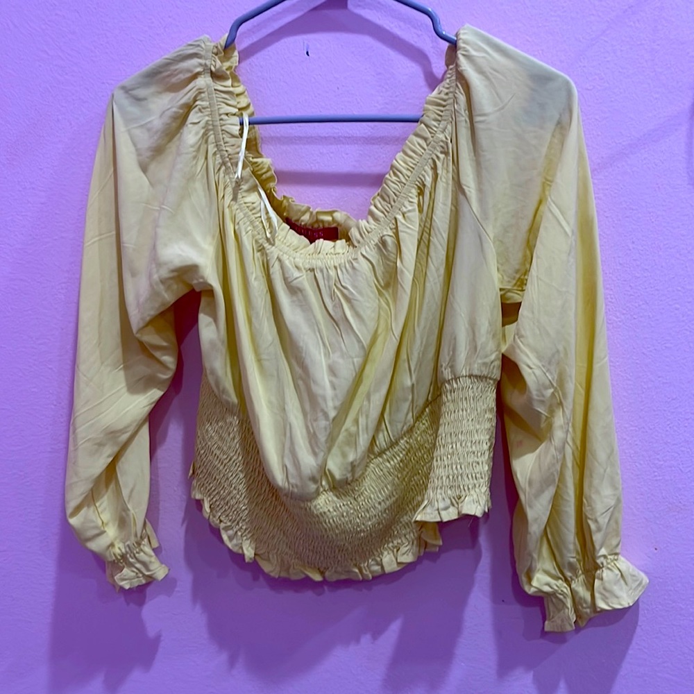 Guess yellow longsleve off the shoulder crop top with tags